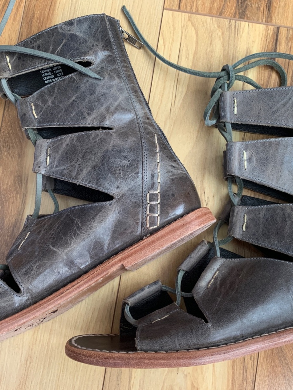 Distressed gray leather gladiator sandals From Freebird - Picture 2 of 6